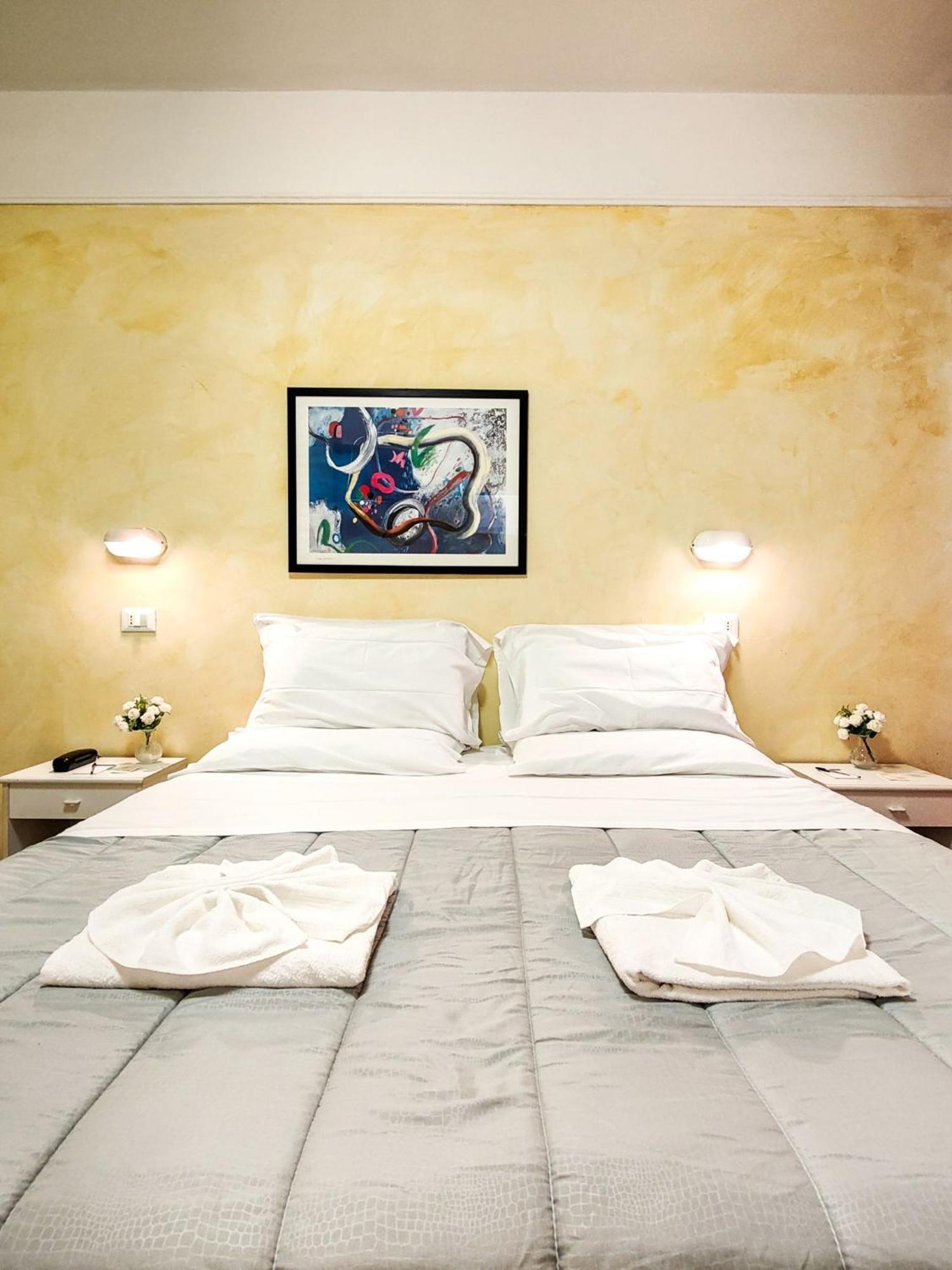 Hotel Naica Rimini Kültér fotó