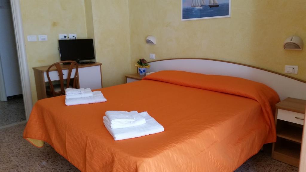 Hotel Naica Rimini Szoba fotó