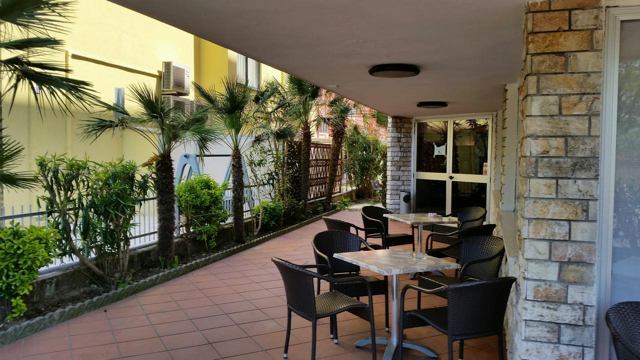 Hotel Naica Rimini Kültér fotó